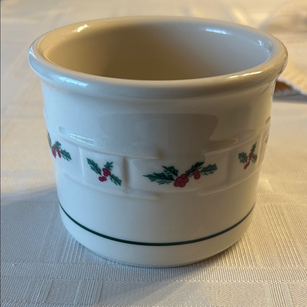 Longaberger Ceramic crock with Holly Design